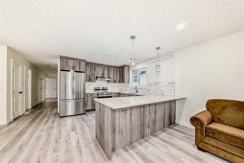 2008 41 Street SE, Forest Lawn — interior photo