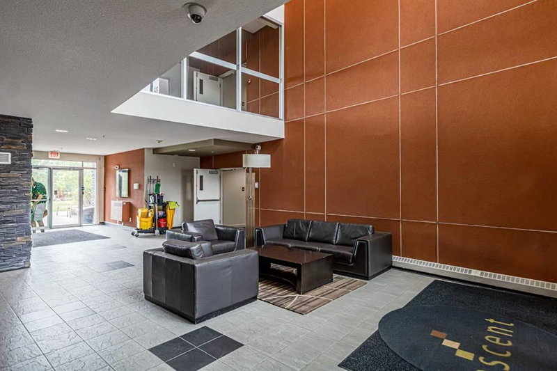 246, 2727 28 Avenue SE, Dover — interior photo