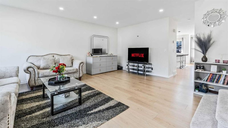 184 saddlecrest Place NE, Saddle Ridge — interior photo 6