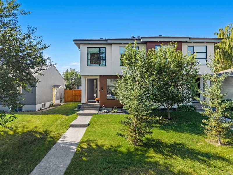 2213 25 Avenue NW, Calgary, Alberta