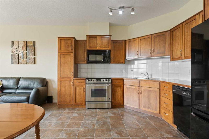 308, 43 Sunrise Loop SE, Sunrise Meadows — interior photo 5