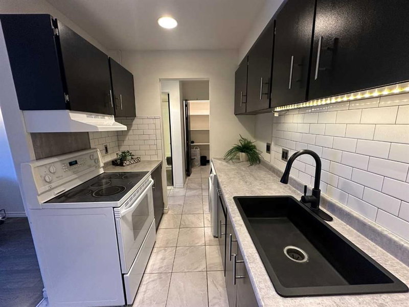 206, 1829 11 Avenue SW, Sunalta — interior photo 5
