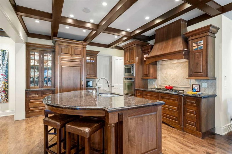 2905 Carleton Street SW, Upper Mount Royal — interior photo 6