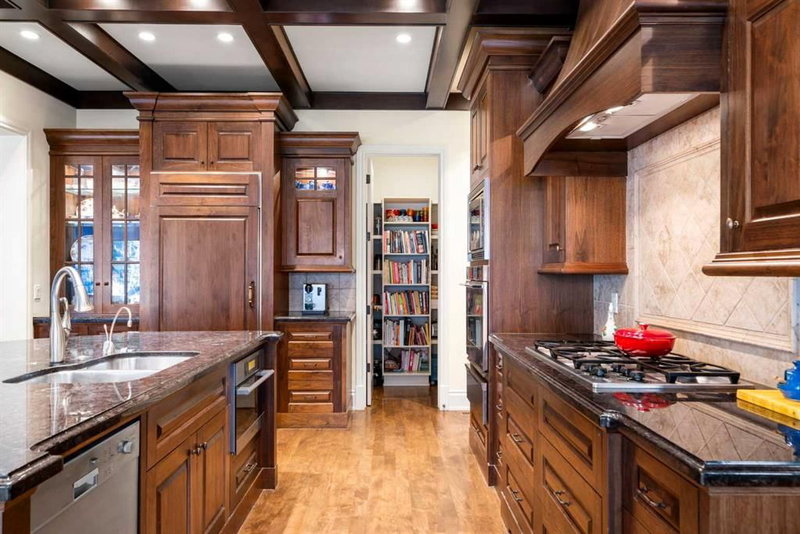 2905 Carleton Street SW, Upper Mount Royal — interior photo 7