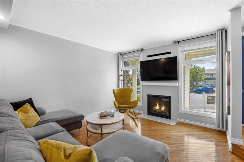 75 Woodhill Court SW, Woodlands — interior photo