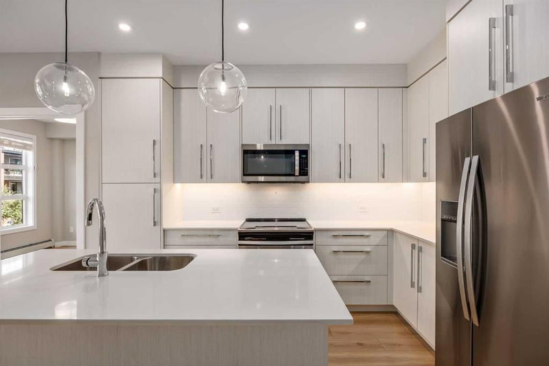 203, 383 Smith Street NW, University District — interior photo 6