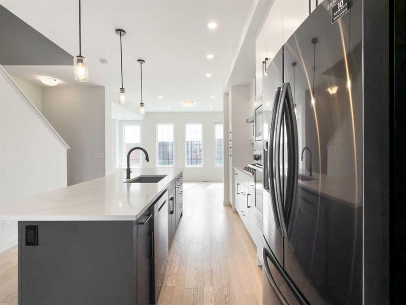 204, 81 Greenbriar Place NW, Greenwood/Greenbriar — interior photo 7