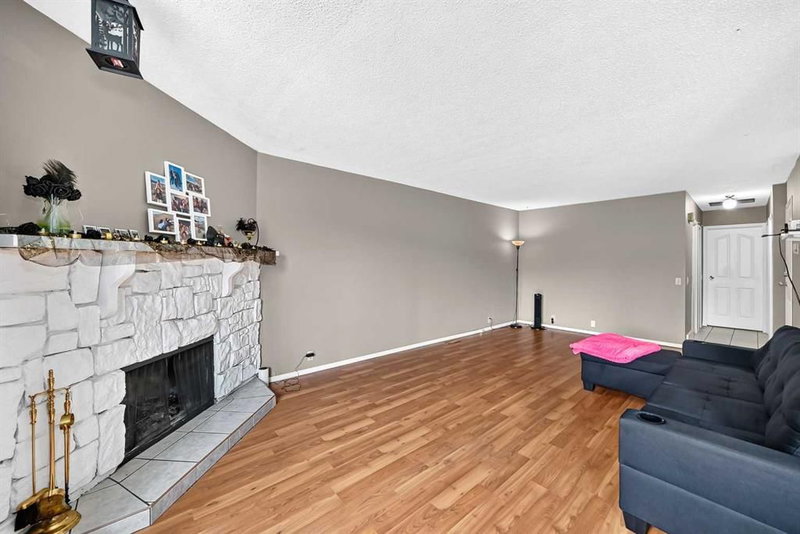 5126 Bowness Road NW, Montgomery — interior photo 5