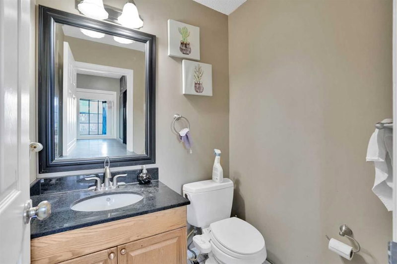 95 Castlegreen Close NE, Castleridge — interior photo 6