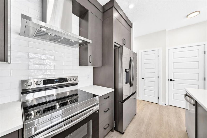 1075 Bayview Crescent SW, Bayview — interior photo 7