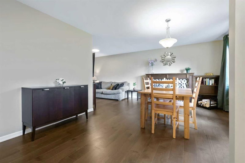 135 Manora Hill NE, Marlborough Park — interior photo