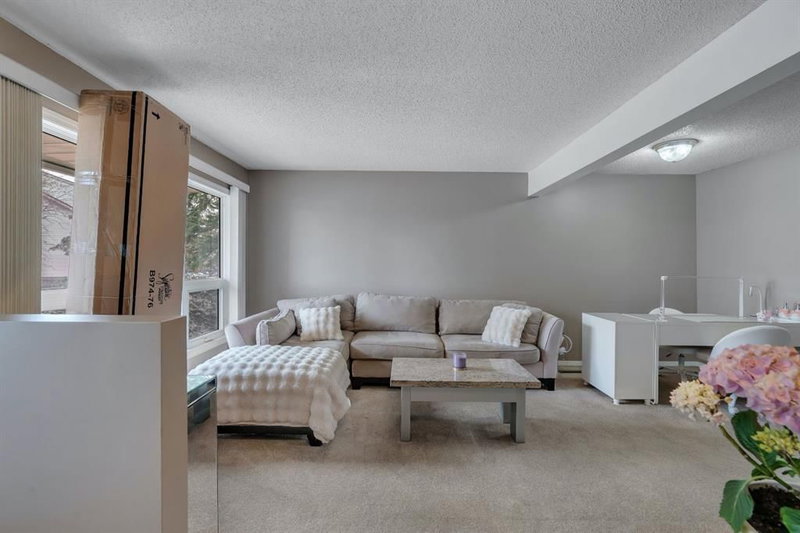 174 Woodmont Terrace SW, Woodbine — interior photo