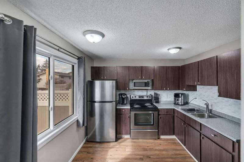 174 Woodmont Terrace SW, Woodbine — interior photo 5