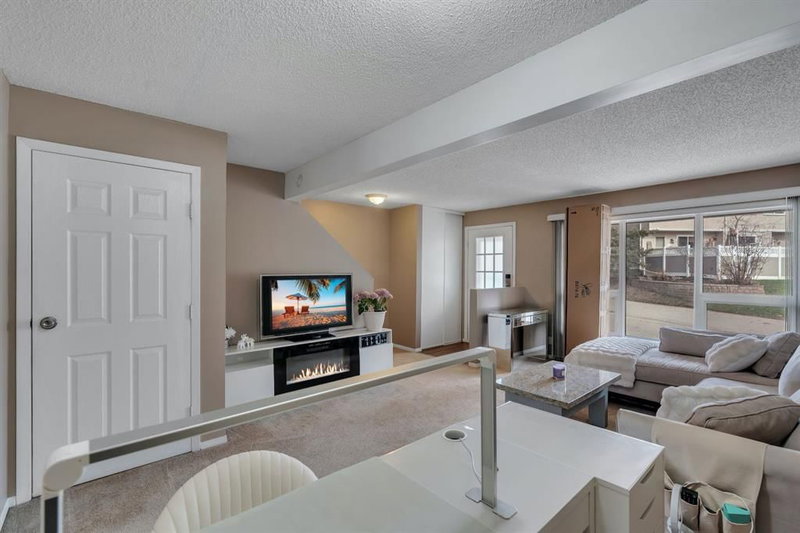 174 Woodmont Terrace SW, Woodbine — interior photo 7