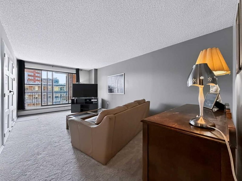 704, 718 12 Avenue SW, Beltline — interior photo