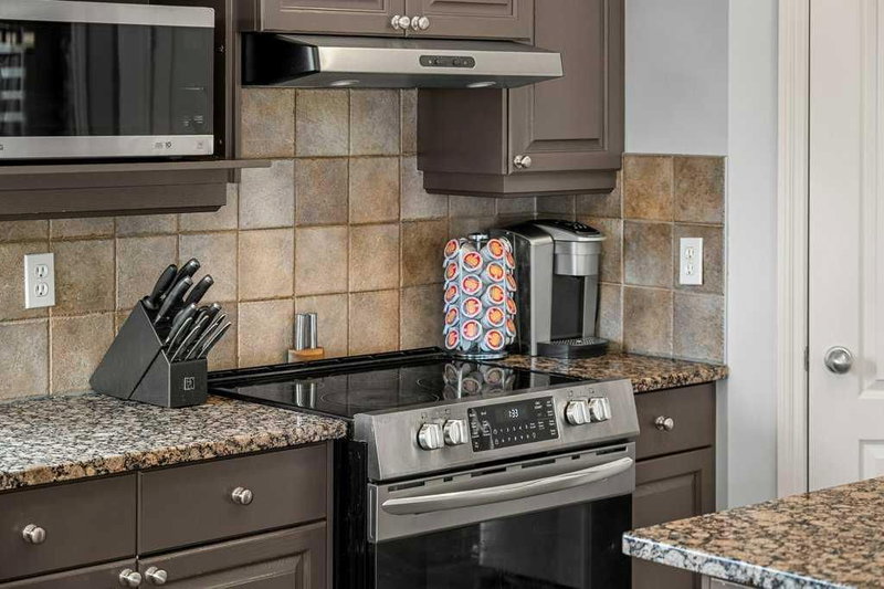 19 Citadel Ridge Close NW, Citadel — interior photo 5