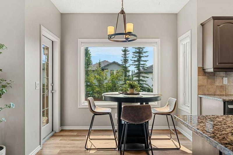 19 Citadel Ridge Close NW, Citadel — interior photo 6