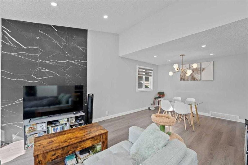 12 Cedargrove Road SW, Cedarbrae — interior photo 6