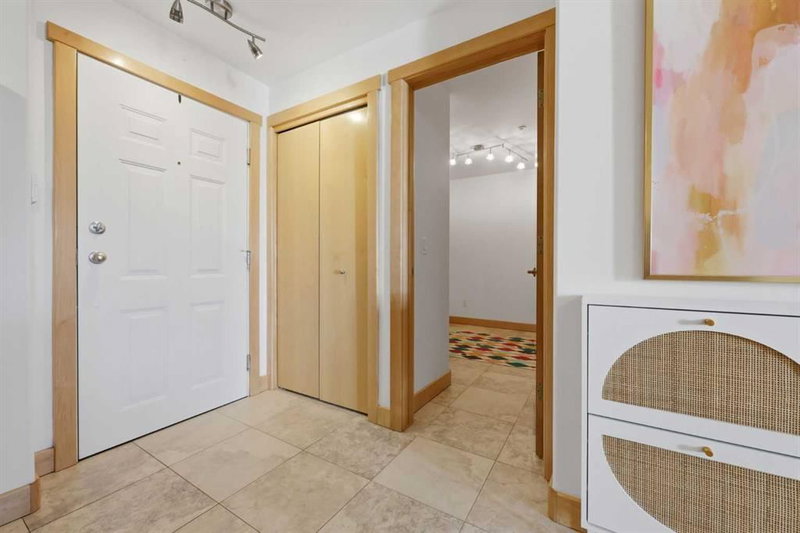 103, 2411 Erlton Road SW, Erlton — interior photo