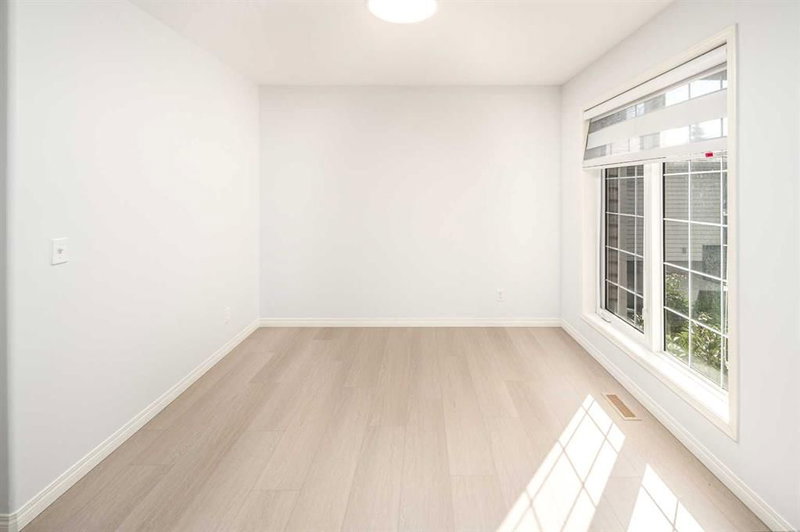 859 Harvest Hills Drive NE, Harvest Hills — interior photo