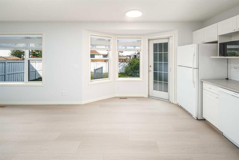 859 Harvest Hills Drive NE, Harvest Hills — interior photo 6