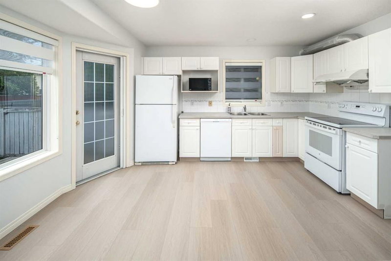 859 Harvest Hills Drive NE, Harvest Hills — interior photo 7