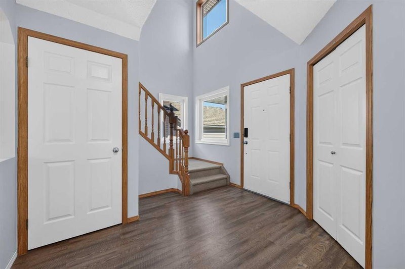 446 Harvest Hills Drive NE, Harvest Hills — interior photo 7