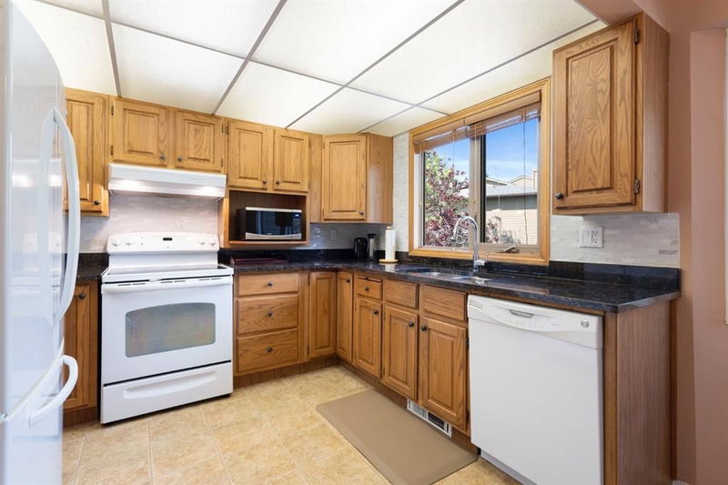 140 Glamis Terrace SW, Glamorgan — interior photo 6