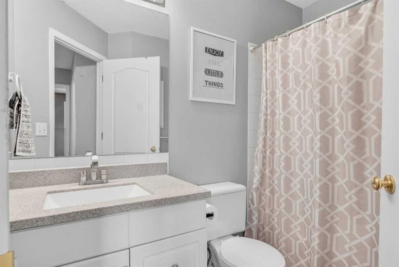418, 10 Sierra Morena Mews SW, Signal Hill — interior photo