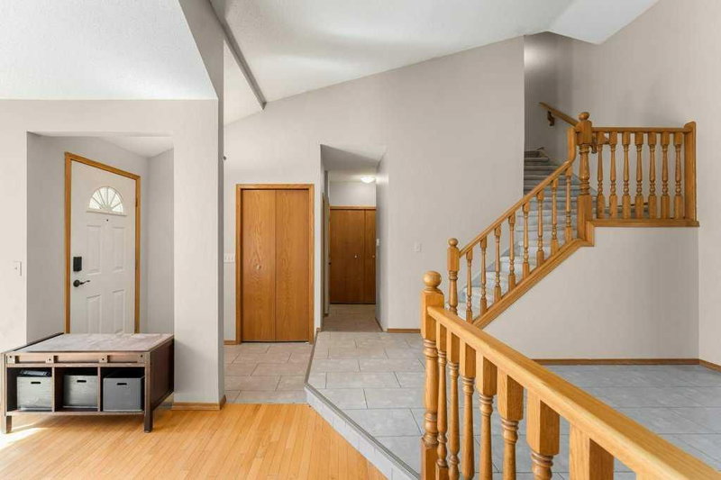 44 Hawkstone Drive NW, Hawkwood — interior photo 7