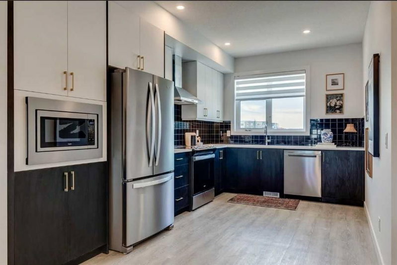 414, 8235 8 Avenue SW, West Springs — interior photo