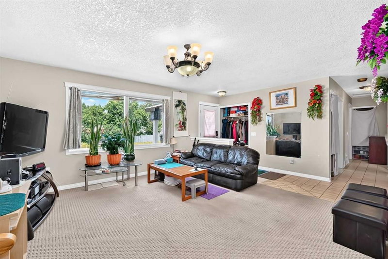 6024 Madigan Drive NE, Marlborough Park — interior photo 5