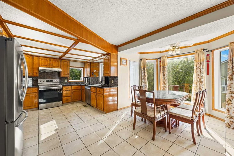 2203 Sirocco Drive SW, Signal Hill — interior photo 7