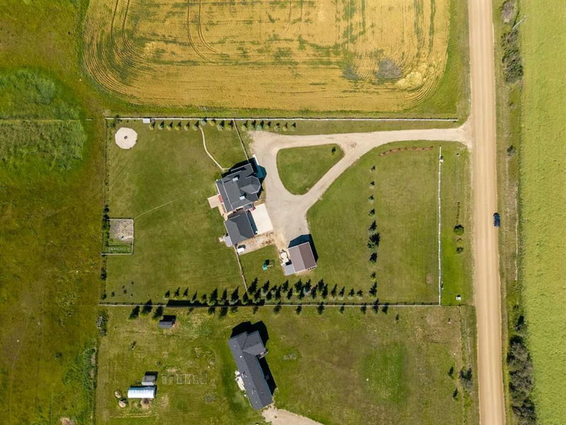 31250 Range Road 33, Rural Mountain View County — interior photo