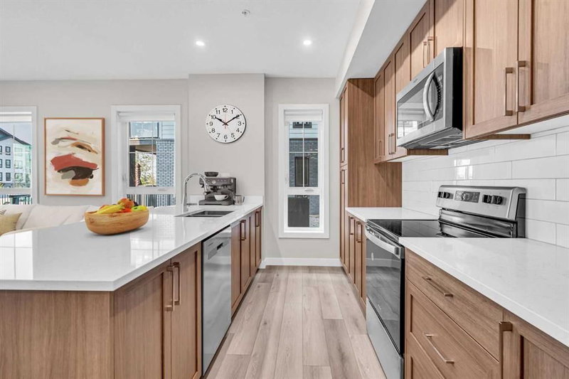 2112, 100 Banister Drive, Wedderburn — interior photo
