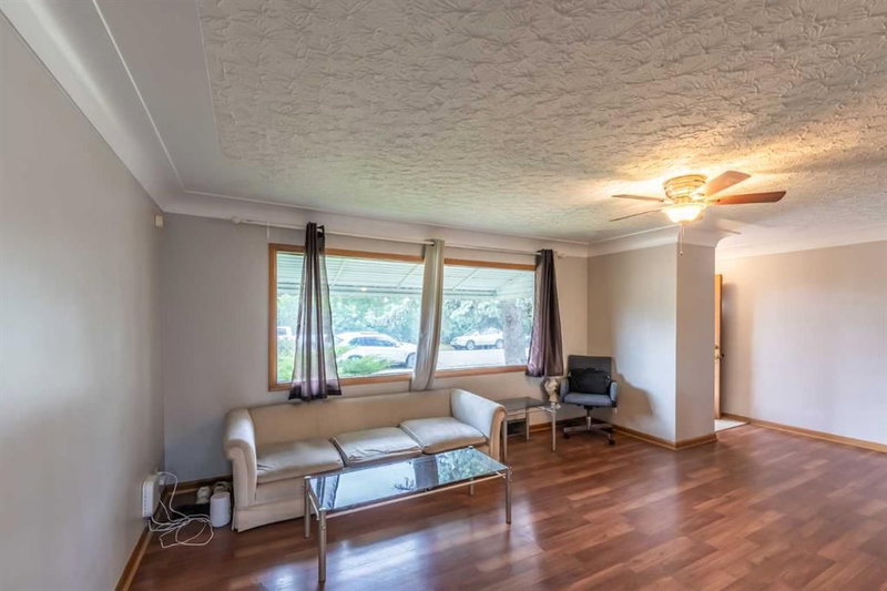 2628 Capitol Hill Crescent NW, Banff Trail — interior photo 5