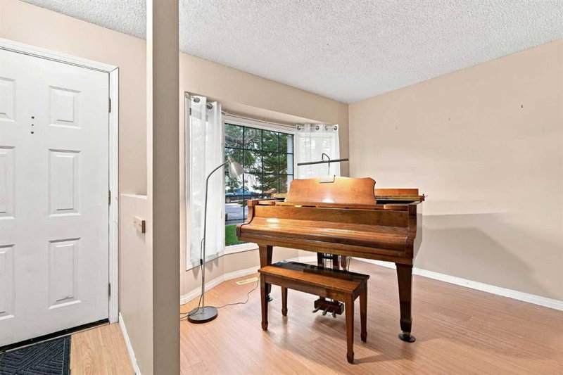 70 Edgeburn Crescent, Edgemont — interior photo 6