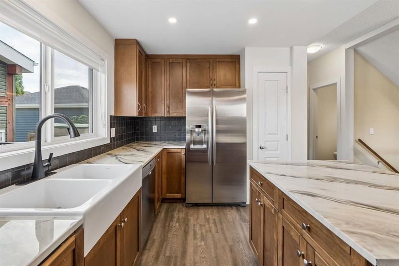 97 River Heights Crescent, River Song — interior photo 6