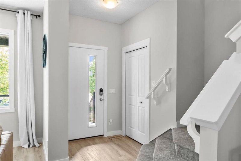115 Wolf Willow Boulevard SE, Wolf Willow — interior photo 6