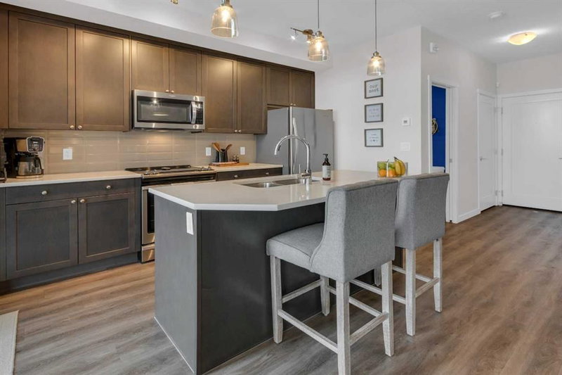 101, 30 Shawnee Common SW, Shawnee Slopes — interior photo