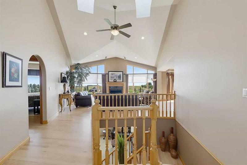 286027 11 Street W, Rural Foothills County — interior photo 7