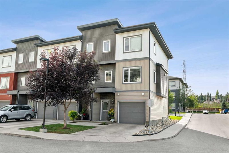 2101, 5305 32 Avenue SW, Glenbrook — interior photo