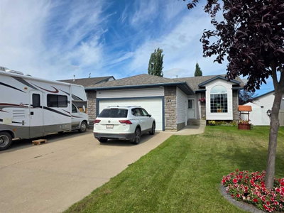 37 Pinnacle Crescent