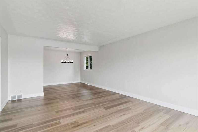 10415 8 Street SW, Southwood — interior photo 6