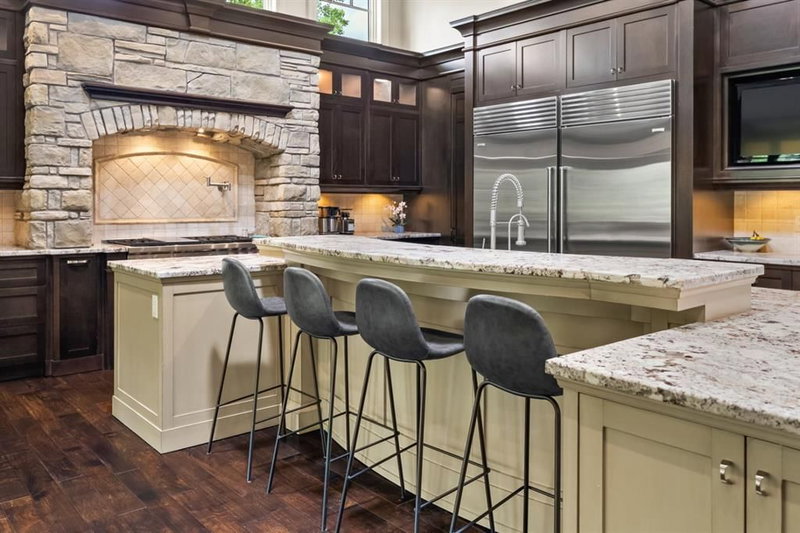 136 Posthill Drive SW, Springbank Hill — interior photo