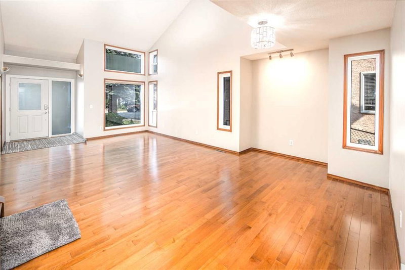 131 Edgebrook Close NW, Edgemont — interior photo