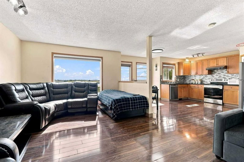 55 Anaheim Crescent NE, Monterey Park — interior photo 7