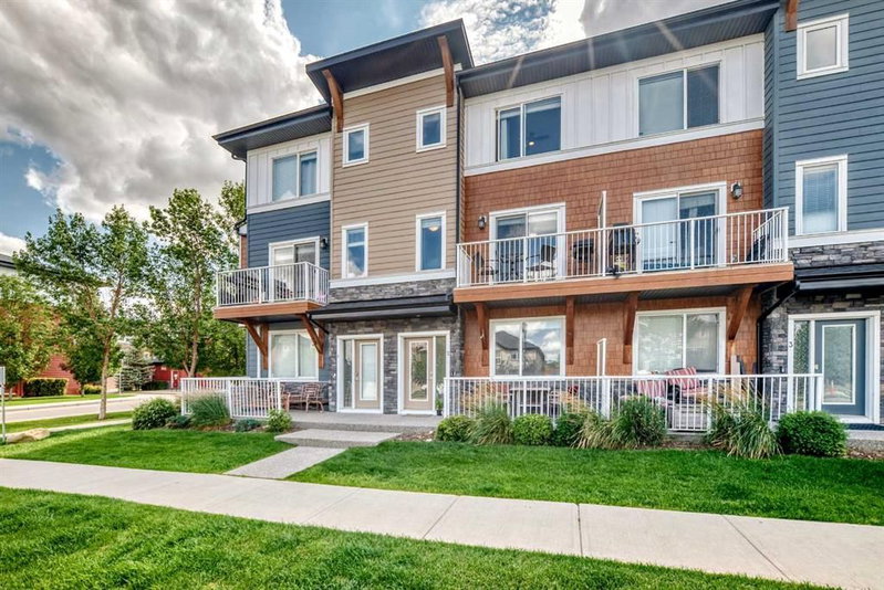 2 - 111 Rainbow Falls Gate
