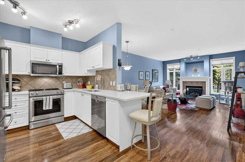 1109, 1109 Lake Fraser Green SE, Lake Bonavista — interior photo