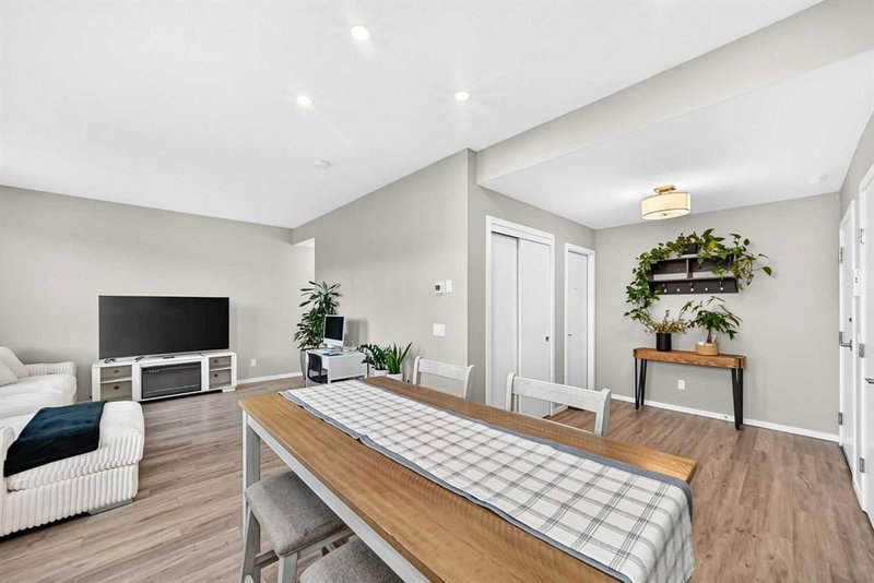 203, 120 Redstone Walk NE, Redstone — interior photo 7
